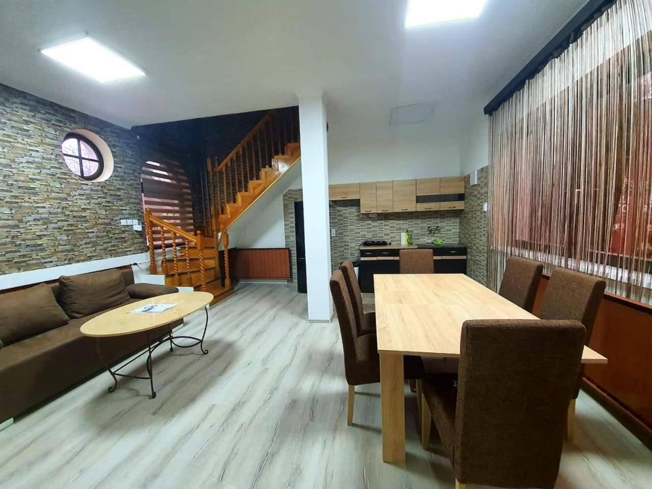 No. 1 Hotel és Vendégház Parád Extérieur photo